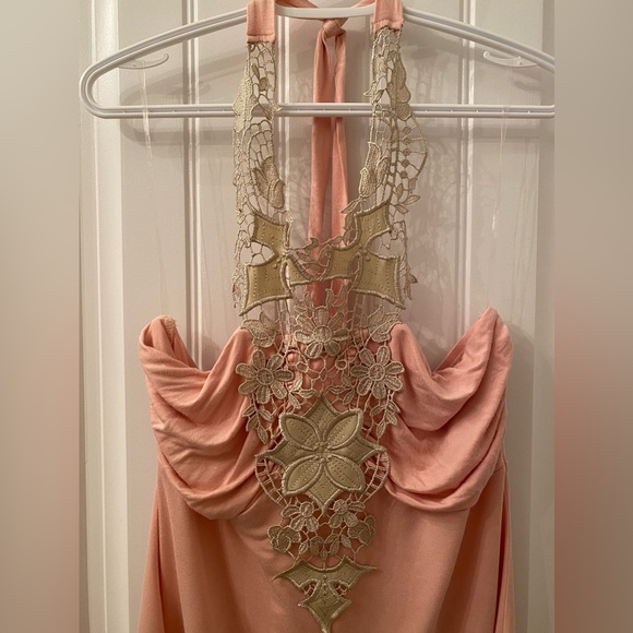 NWOT VENUS SIZE LARGE CROCHETED LACE FRONT HALTER TOP IN PINK AND CREAM - Picture 3 of 10